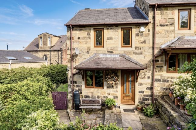 2 bed property, in Well Hill, £260,000