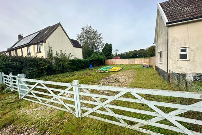 3 bed property, in Tottington Road, £120,000