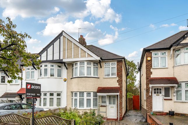 3 bed property, in Selworthy Road, £525,000