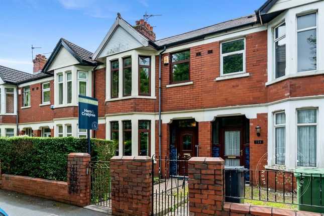 3 bed property, in Taff Embankment, £300,000