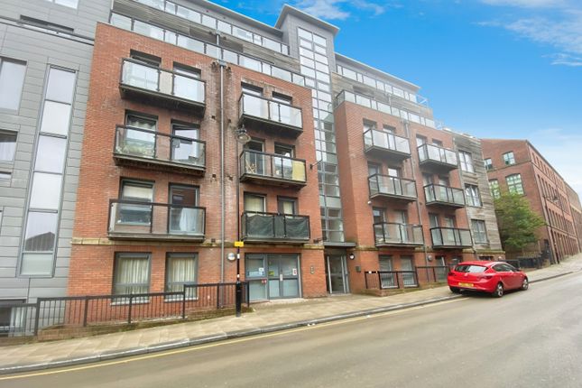 1 bed property, in Upper Allen Street, £80,000