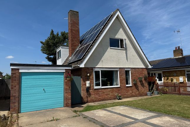 3 bed property, in Conifer Close, £260,000
