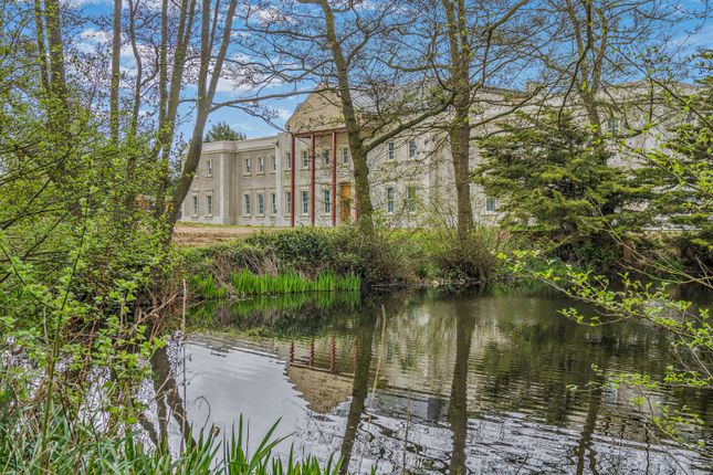 10 bed property, in Albyns Lane, £9,000,000