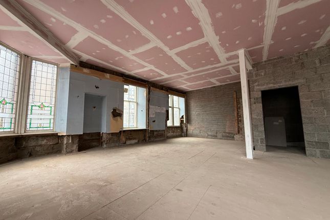 3 bed property, in 1/2, £80,000