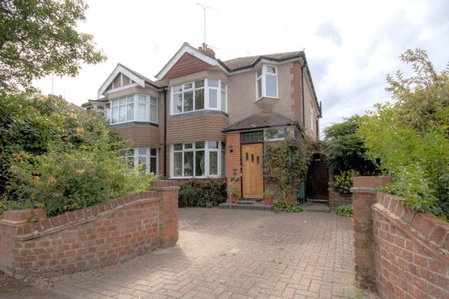 3 bed property, in Oliver Road, £750,000