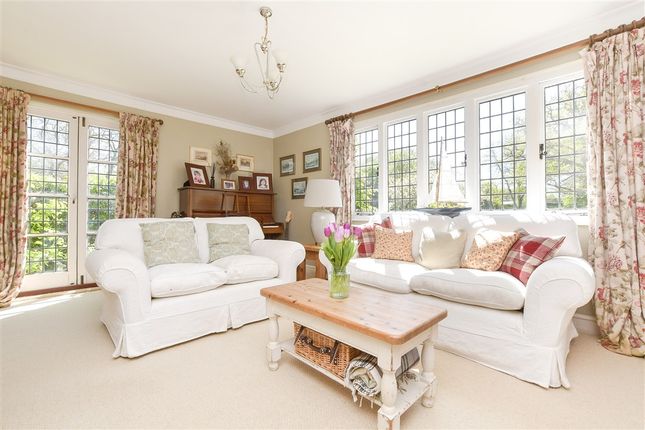 5 bed property, in Duxhurst Lane, £1,395,000