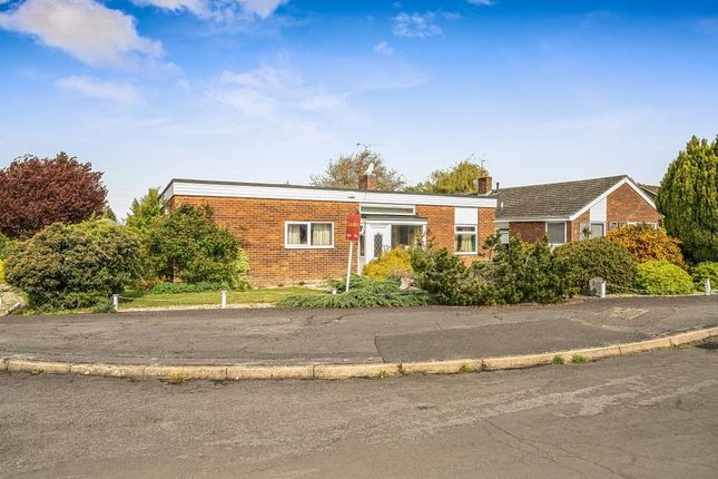 3 bed property, in Cumnor Hill, £475,000