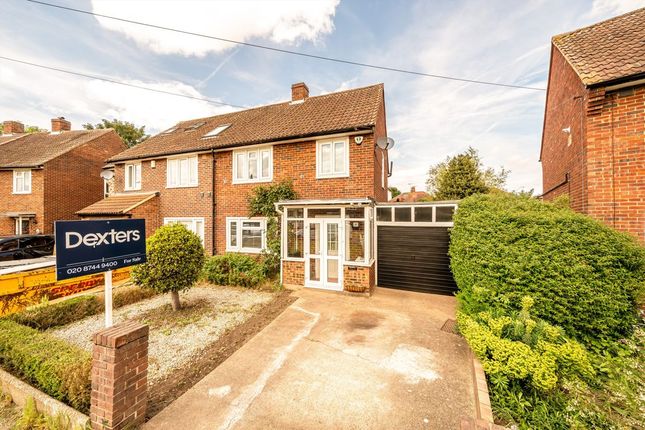 3 bed property, in Redlees Close, £679,950