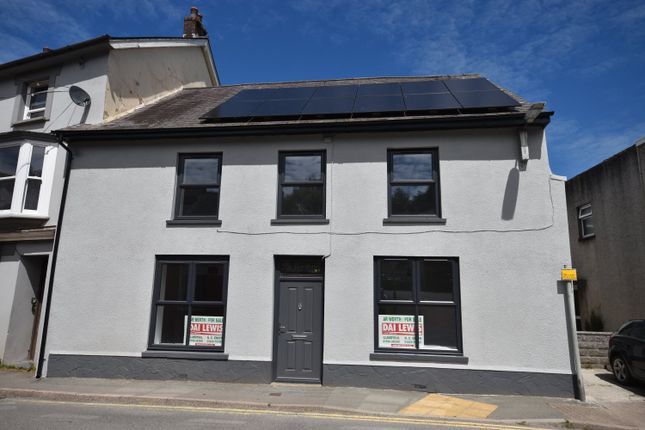 4 bed property, in Water Street, £245,000