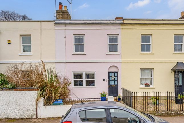 3 bed property, in Leckhampton, £435,000
