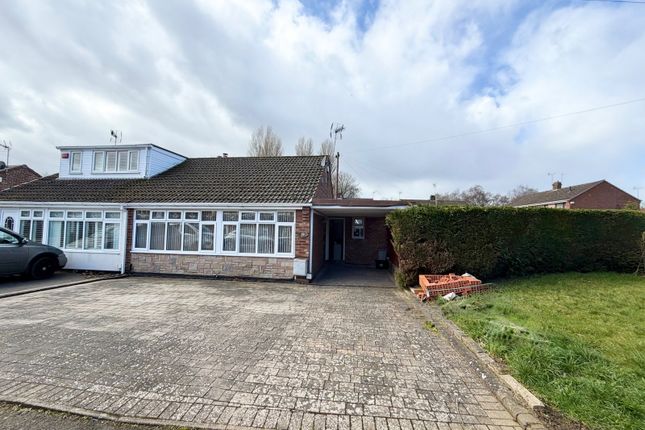 2 bed property, in Lynbrook Close, £225,000