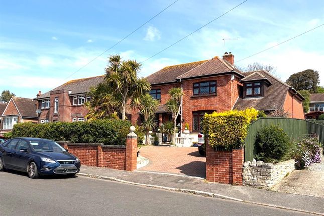 4 bed property, in Rabling Road, £950,000