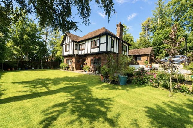 4 bed property, in Godstone Road, £800,000
