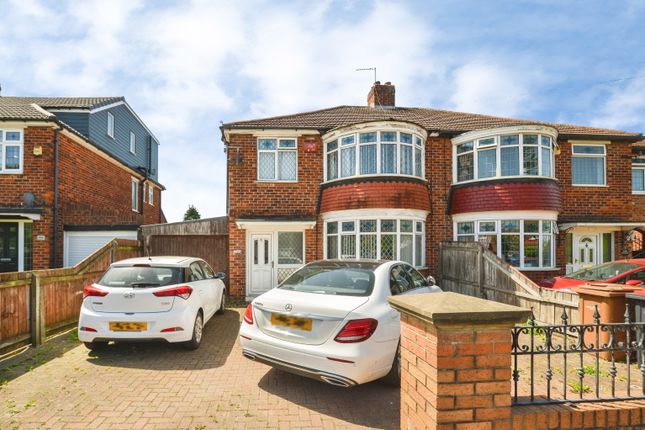 3 bed property, in Acklam Road, £270,000