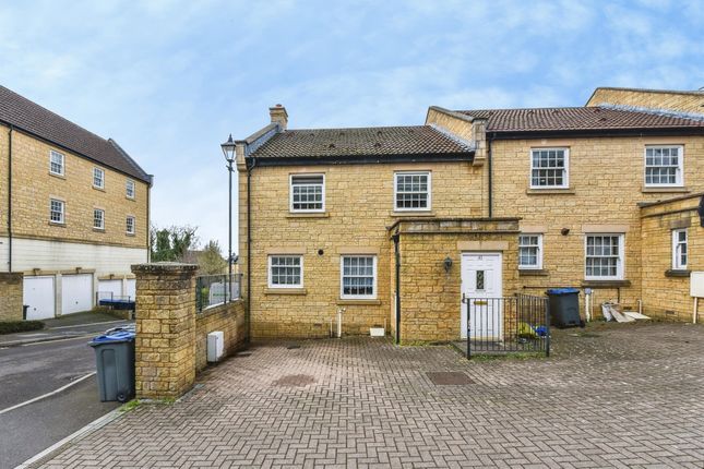 2 bed property, in Flowers Yard, £200,000