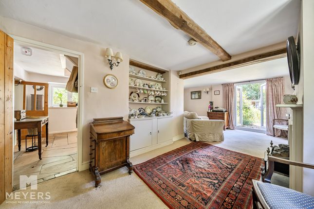 4 bed property, in Wetherby Close, £600,000