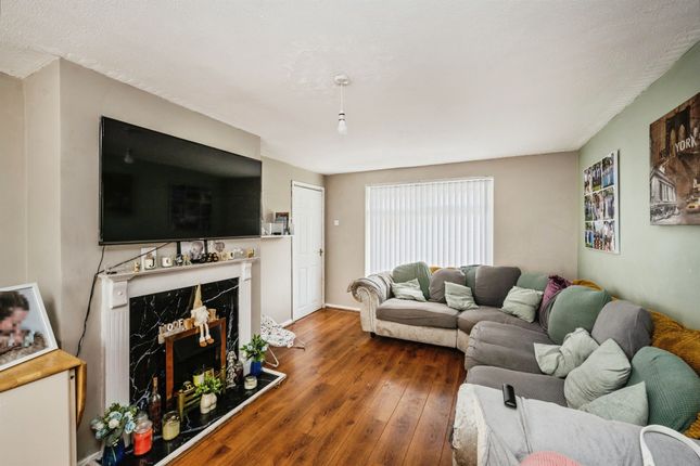3 bed property, in Arennig Road, £125,000