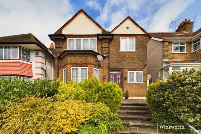 4 bed property, in Oakington Manor Drive, £650,000