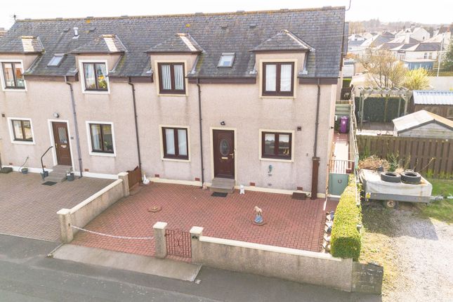 2 bed property, in Riverside Road, £150,000