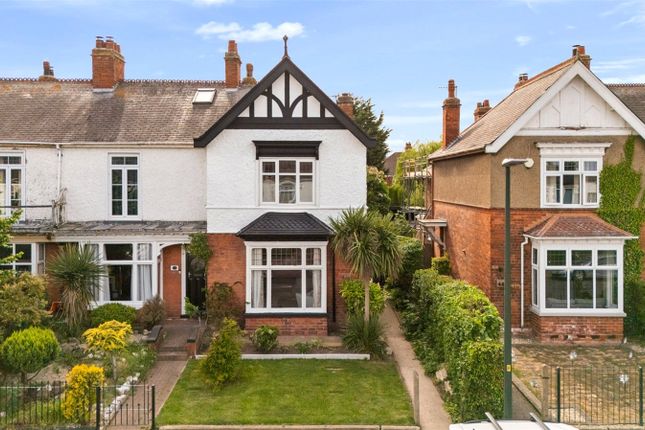4 bed property, in Park Avenue, £320,000