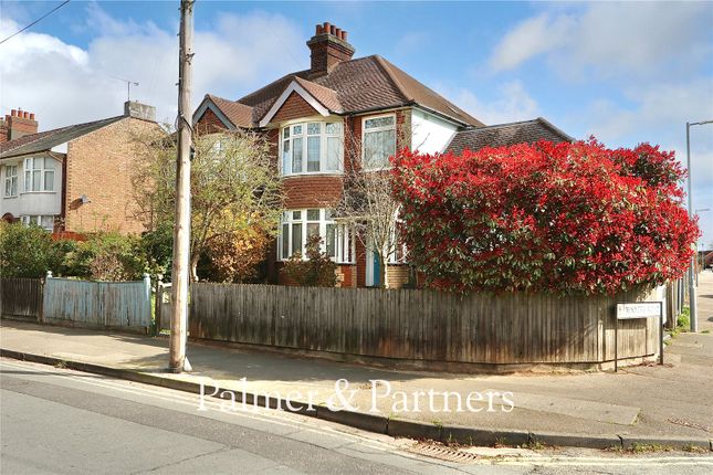 4 bed property, in Clapgate Lane, £375,000