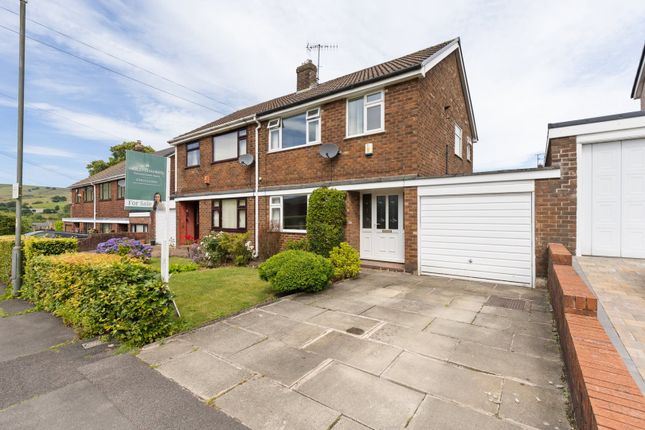 3 bed property, in Gregory Fold, £288,000