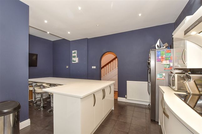 7 bed property, in Park Avenue, £700,000