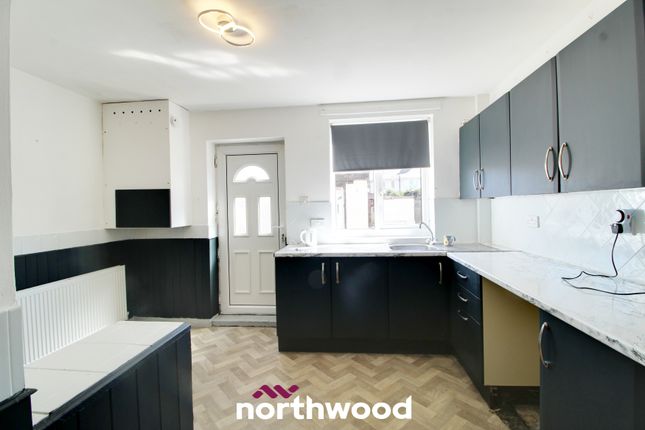 4 bed property, in Essex Avenue, £135,000