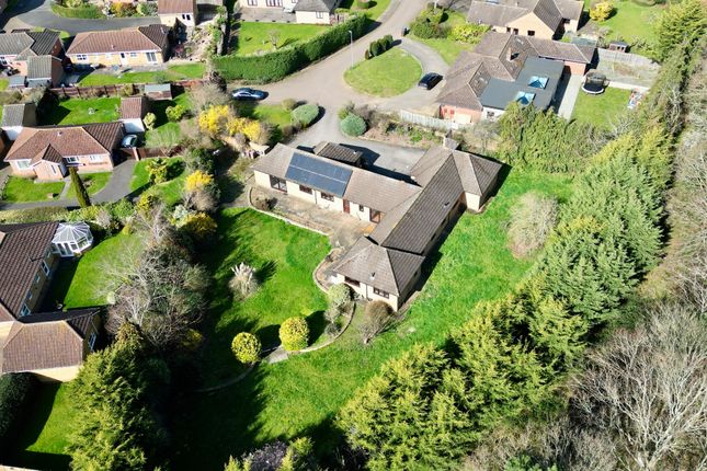 5 bed property, in Donovan Court, £750,000