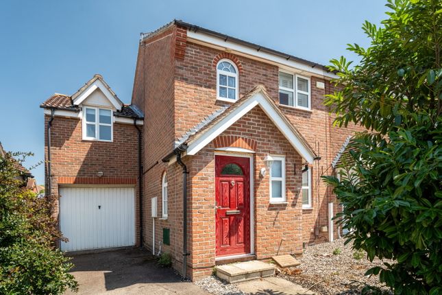 2 bed property, in Davenport, £375,000