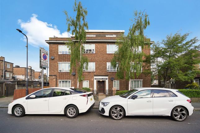 2 bed property, in Cairnfield Avenue, £225,000