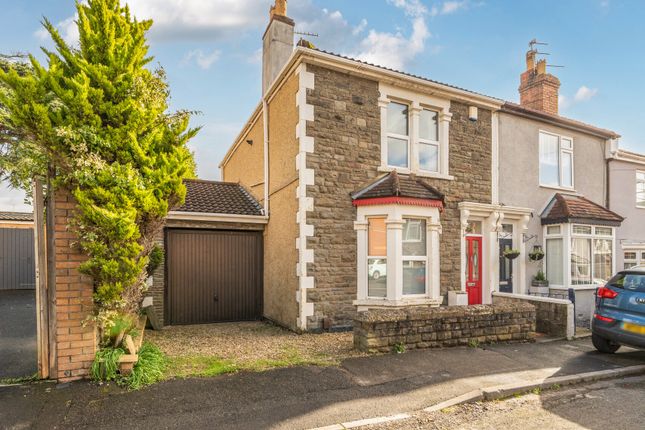 2 bed property, in Edgeware Road, £290,000