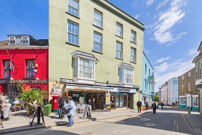 1 bed property, in Tudor Square, £190,000