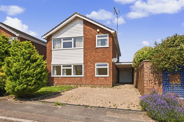 4 bed property, in Fairfield Close, £930,000