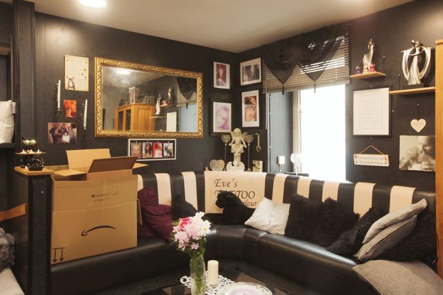4 bed property, in Union Street, £220,000