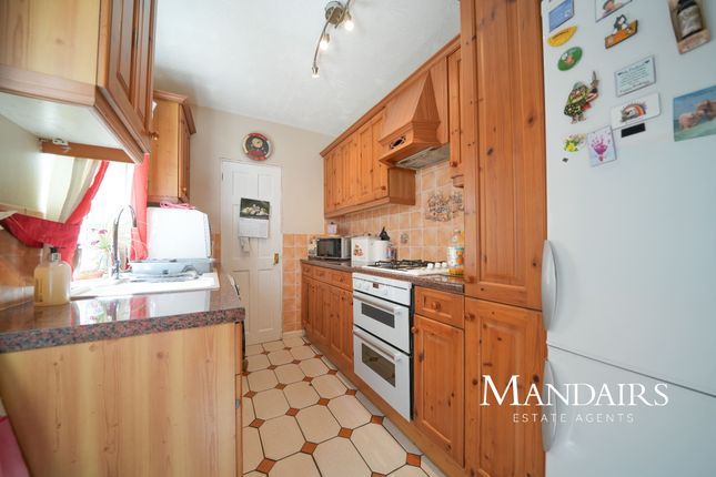 3 bed property, in New Road, £180,000