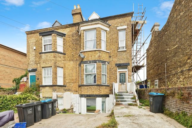 2 bed property, in St. Peters Road, £130,000
