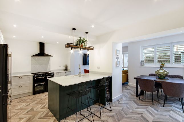 3 bed property, in Harold Road, £490,000