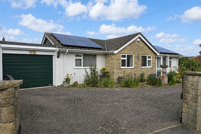 3 bed property, in Thornhill Road, £375,000