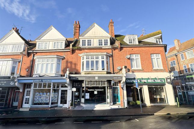 2 bed property, in Meads Street, £200,000