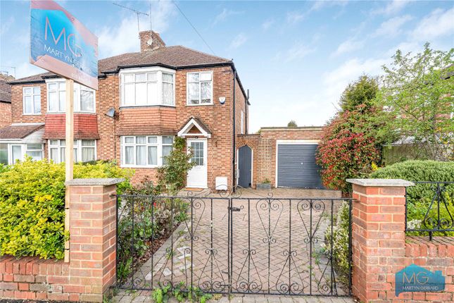 3 bed property, in Grasvenor Avenue, £900,000