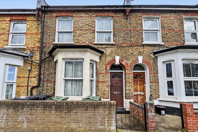 2 bed property, in Poplar Road, £300,000