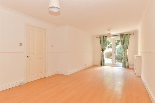 3 bed property, in Manor Forstal, £335,000