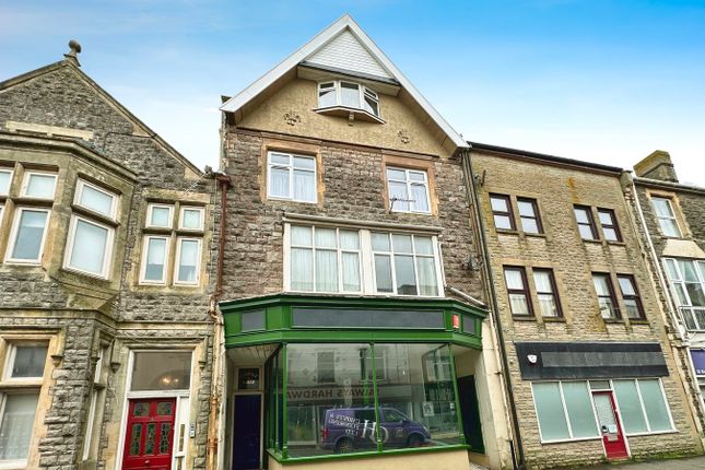 1 bed property, in 10 Regent Street, £120,000
