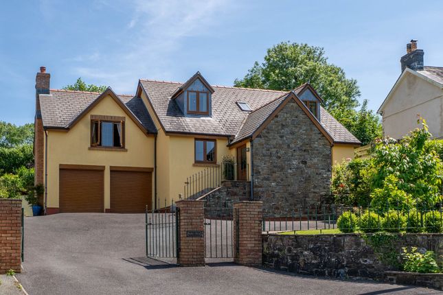 4 bed property, in Ciffig, £500,000