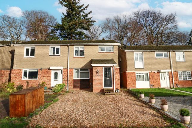 3 bed property, in Lea Springs, £375,000