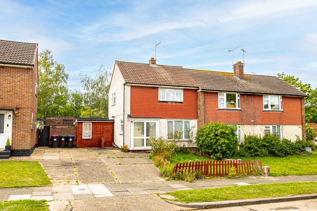 2 bed property, in Bruton Avenue, £280,000