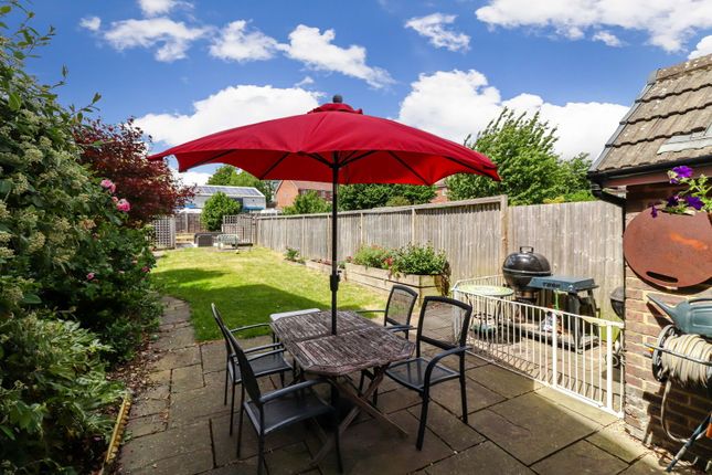 3 bed property, in Berkhampstead Road, £500,000