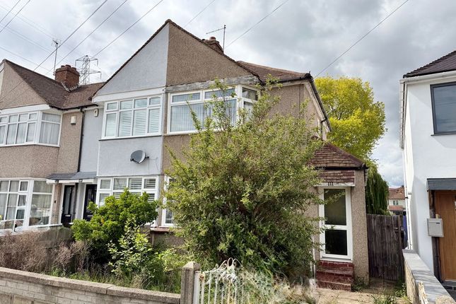 2 bed property, in Howard Avenue, £375,000