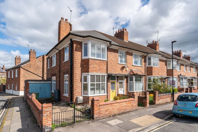 3 bed property, in Main Avenue, £325,000